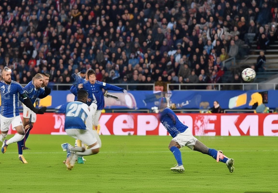 2020意甲巅峰对决：AC米兰对尤文图斯战术对决与平局影响(图4)